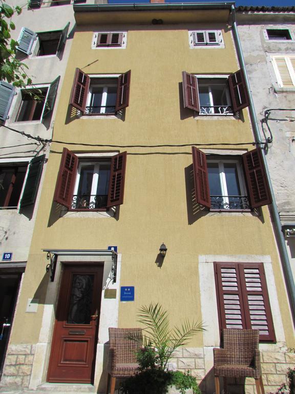 Guesthouse Galeb Vrsar Exteriör bild