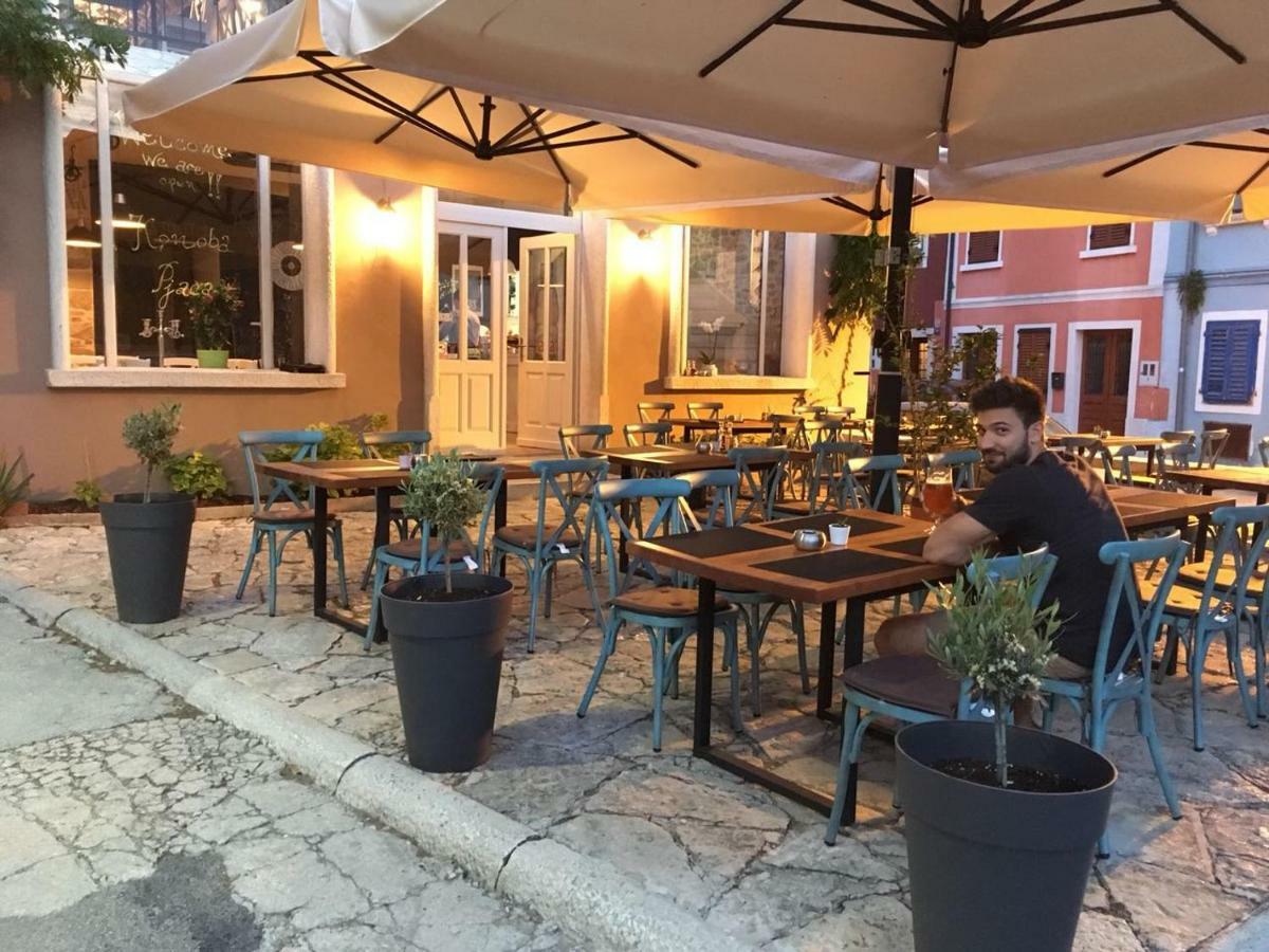 Guesthouse Galeb Vrsar Exteriör bild
